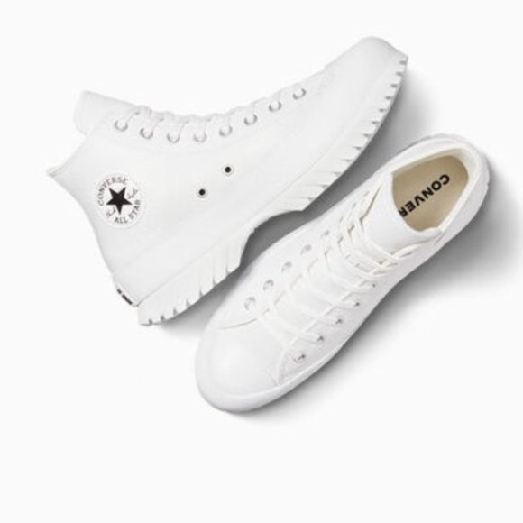 Chuck Taylor All Star Lugged 2.0 Leather A03705C NWOB